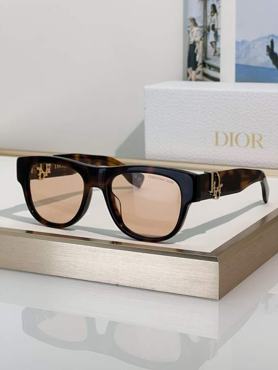 Picture of Dior Sunglasses _SKUfw76988664fw